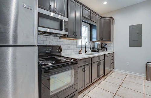 Lexington House | 2 Miles to UK-Downtown Lex + Close to Restaurants + Top Location & Neighborhood