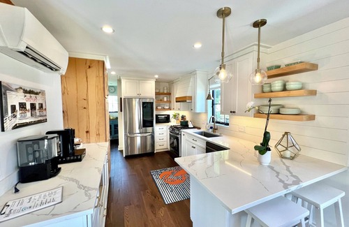 Loveitts Field House | 2 min walk to beach. New home in high end private beach community. Very walkable
