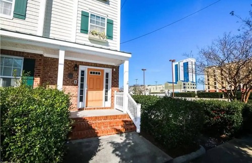 Virginia Beach House | 2 min walk to the beach! Gorgeous and spacious home perfect for a group!