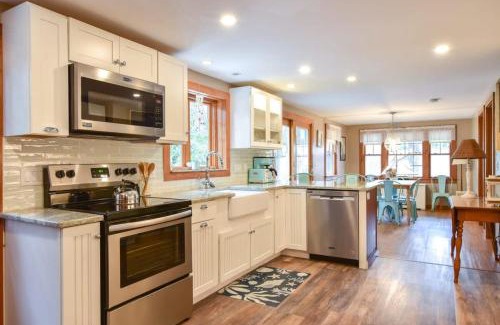 North Eastham House | 2-Min Walk to the Beach Dog Friendly