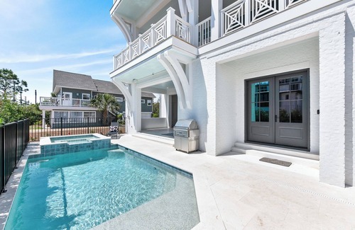 San Juan House | 2 Min Walk to Beach Private Heated Pool Bikes