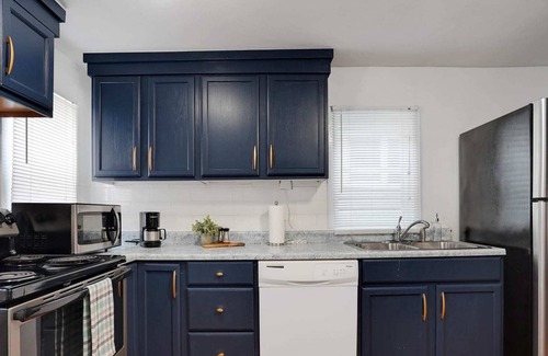 South Louisville House | 2 mins 2 Derby~Newly Renovated~Spacious