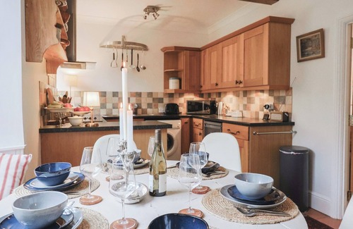 Honiton Cottage | 2 MYRTLE COTTAGES, pet friendly, with open fire in Stockland