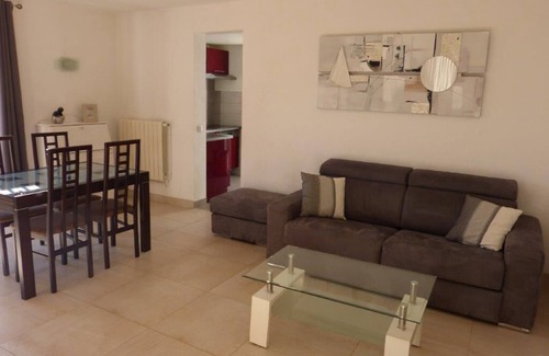 Gattieres Apartment | 2 Pièces bas de Villa à Gattieres Proche de Nice