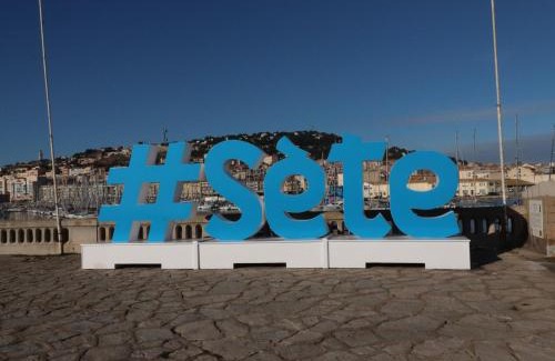 Sete Apartment | 2 pièces cabine, WIFI, terrasse 6m², dernier étage à Sète - FR-1-472A-230
