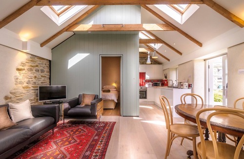 Trenance Cottage | 2 Porth Farm Cottages is a cottage that sleeps 4 guests in 2 bedrooms
