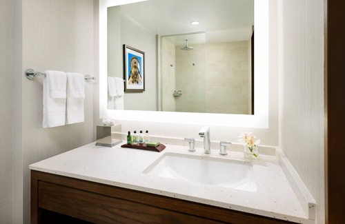 Hidden Hills Hotel | 2 Premium Two Queen, The Anza A Calabasas, Restaurant, Scenic, Near Malibu Creek