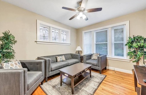 Southwest Garden House | 2 private suites, 2 full kitchens - 1st floor