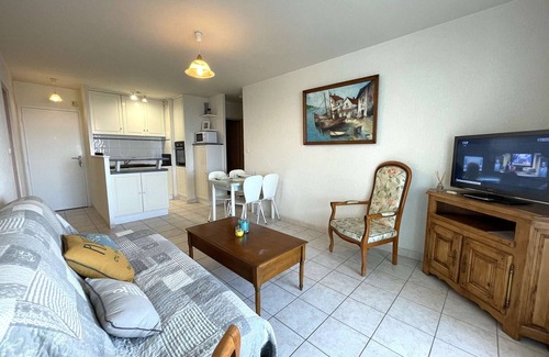 Saint-Gilles-Croix-de-Vie Apartment | 2-room apartment for 6 people with enclosed balcony in Saint-Gilles-Croix-de-Vie