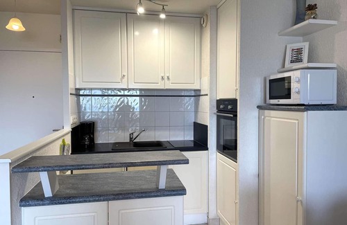 Saint-Gilles-Croix-de-Vie Apartment | 2-room apartment for 6 people with enclosed balcony in Saint-Gilles-Croix-de-Vie