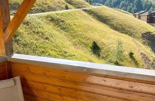 Allos Apartment | 2 Rooms 35m2 South East view very well equipped