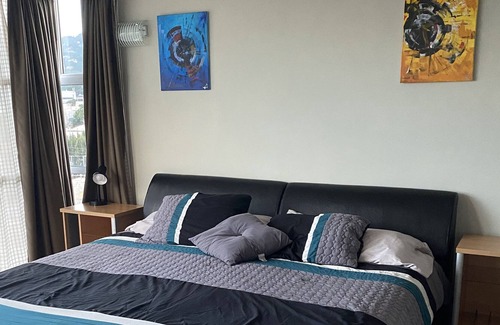 Zona 14 Apartment | 2 Rooms, King Size bed, 64" Smart HDTV