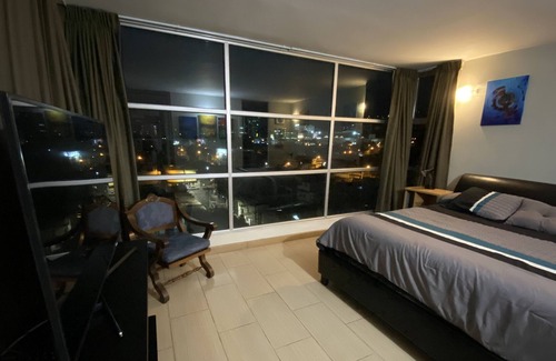 Zona 14 Apartment | 2 Rooms, King Size bed, 64" Smart HDTV