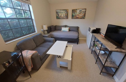 North River Shores Apartment | 2 rooms + Private Pool. & so close to all. Quiet, Beach, golf, shops, .