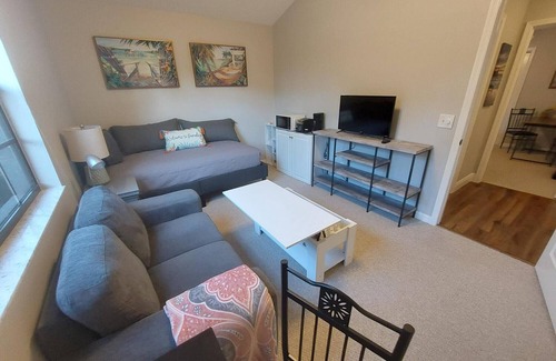 North River Shores Apartment | 2 rooms + Private Pool. & so close to all. Quiet, Beach, golf, shops, .