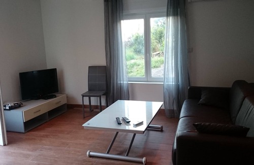 Castellar Apartment | 2 rooms with garden