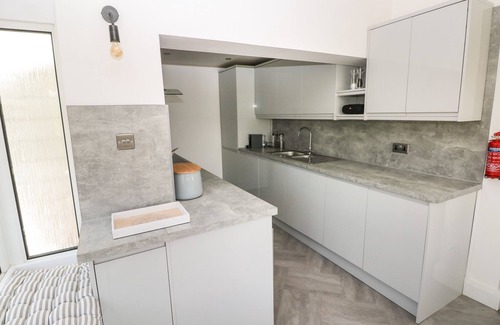 Horton Cottage | 2 SALT COTTAGE, pet friendly, character holiday cottage in Port Eynon