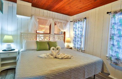Treasure Island House | 2 - Seahorse Cottages - Parakeet