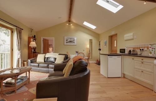Wilmington Cottage | 2 SHIPPEN COTTAGES, pet friendly, with a garden in Wilmington