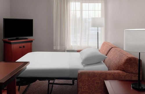 Snail Hotel | 2 Spacious Suites w/Kitchen Near Local Golf Courses – Ideal for Leisure Golfers