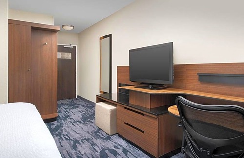 Linthicum Heights Hotel | 2-Star Hotel ∙ Fairfield Inn & Suites Baltimore BWI Airport