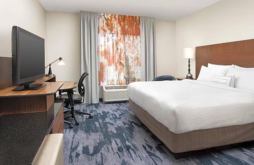 Linthicum Heights Hotel | 2-Star Hotel ∙ Fairfield Inn & Suites Baltimore BWI Airport