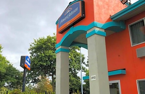 Southeast Salem Hotel | 2-Star Hotel ∙ Howard Johnson by Wyndham Salem