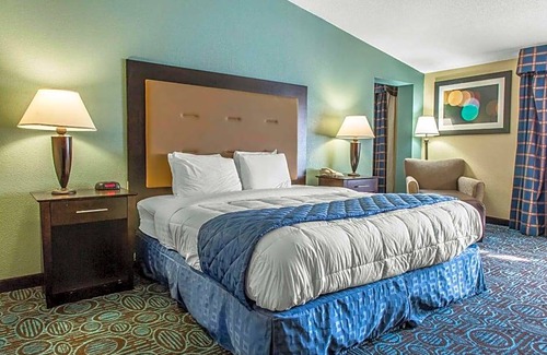 New London Hotel | 2-Star Hotel ∙ Clarion Inn New London/ Mystic