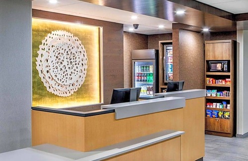 Bangor Hotel | 2-Star Hotel ∙ Fairfield Inn by Marriott Bangor