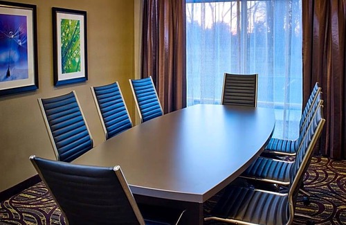 Point Edward Hotel | 2-Star Hotel ∙ Hampton Inn by Hilton Sarnia/Point Edward