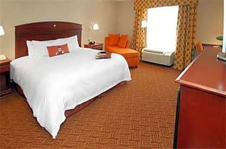 Kreole Hotel | 2-Star Hotel ∙ Hampton Inn Moss Point
