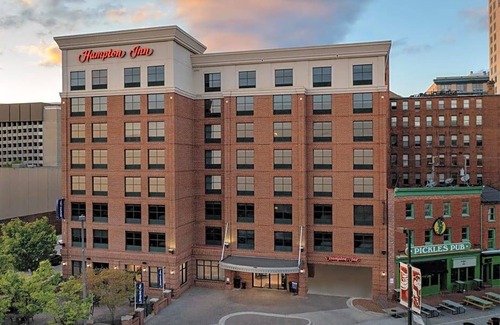 Downtown West Hotel | 2-Star Hotel ∙ Hampton Inn Baltimore-Downtown-Convention Center