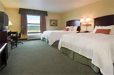 Marshall Hotel | 2-Star Hotel ∙ Hampton Inn Marshall