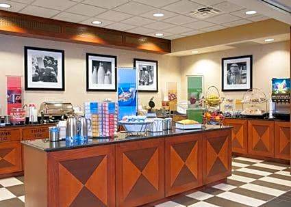Fishers Hotel | 2-Star Hotel ∙ Hampton Inn and Suites Indianapolis-Fishers