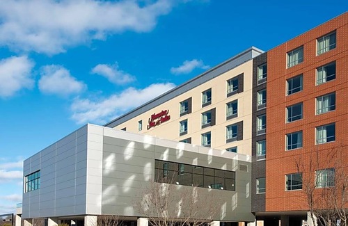 Midtown Hotel | 2-Star Hotel ∙ Hampton Inn & Suites Grand Rapids Downtown
