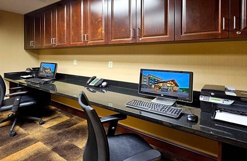Great Falls Hotel | 2-Star Hotel ∙ Holiday Inn Express and Suites Great Falls, an IHG Hotel