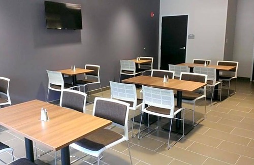 Binghamton Hotel | 2-Star Hotel ∙ Microtel Inn & Suites by Wyndham Binghamton