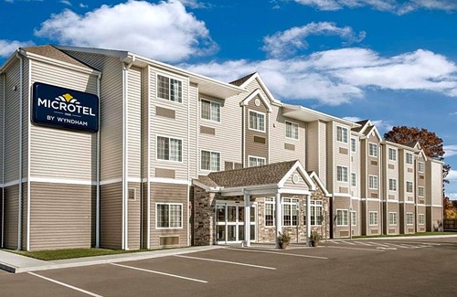 Binghamton Hotel | 2-Star Hotel ∙ Microtel Inn & Suites by Wyndham Binghamton
