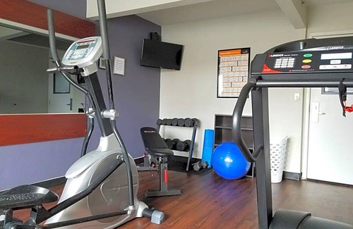 London Hotel | 2-Star Hotel ∙ Microtel Inn & Suites by Wyndham London