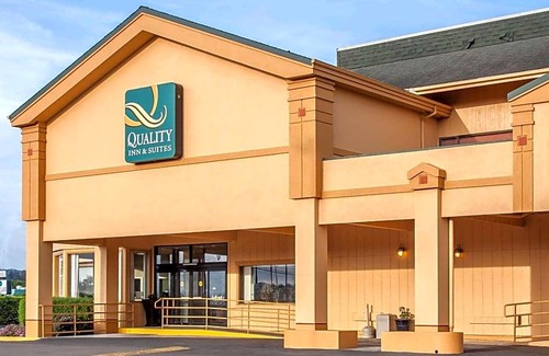 North Bend Hotel | 2-Star Hotel ∙ Quality Inn & Suites at Coos Bay