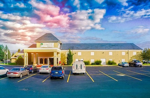 Coldwater Hotel | 2-Star Hotel ∙ Quality Inn & Suites Coldwater near I-69