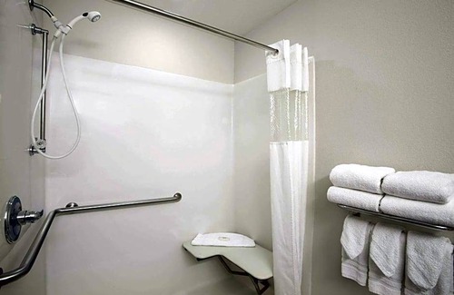 Bloomington Hotel | 2-Star Hotel ∙ Ramada Limited and Suites Bloomington