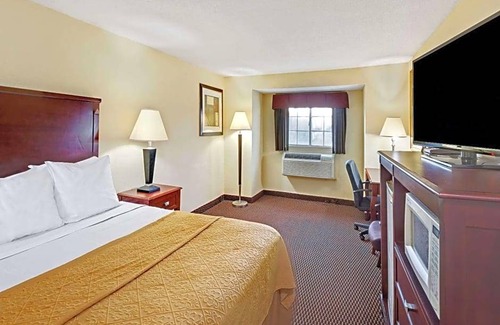 Kittery Hotel | 2-Star Hotel ∙ Ramada by Wyndham Kittery