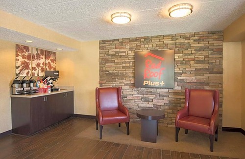 Willowbrook Hotel | 2-Star Hotel ∙ Red Roof Inn PLUS Chicago - Willowbrook
