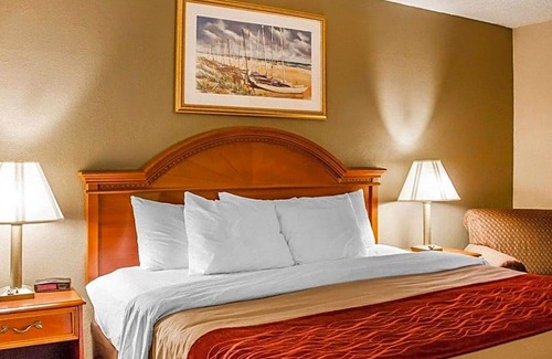 Huron Hotel | 2-Star Hotel ∙ Rodeway Inn Huron