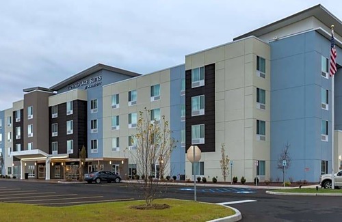 Bayberry Hotel | 2-Star Hotel ∙ TownePlace Suites by Marriott Syracuse Clay