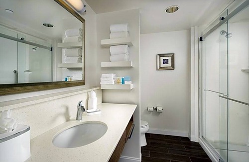 Lutherville Timonium Hotel | 2-Star Hotel ∙ Hampton Inn & Suites Baltimore North/Timonium, MD