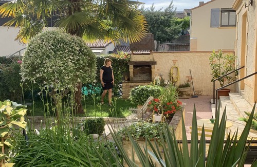 Bergerac House | 2 Storey House with garden, central Bergerac, spacious and bright. Parking privé