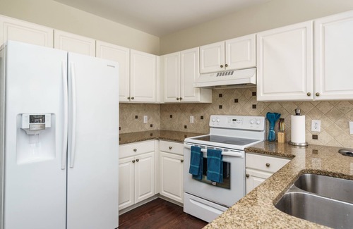 Cary House | 2 Story 2000 sqf Private Home! - Raleigh Durham Cary RDU