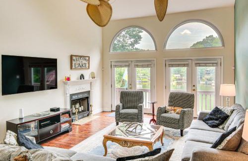 Garner Cove House | 2-Story Deck Waterfront Lake Lure Home!